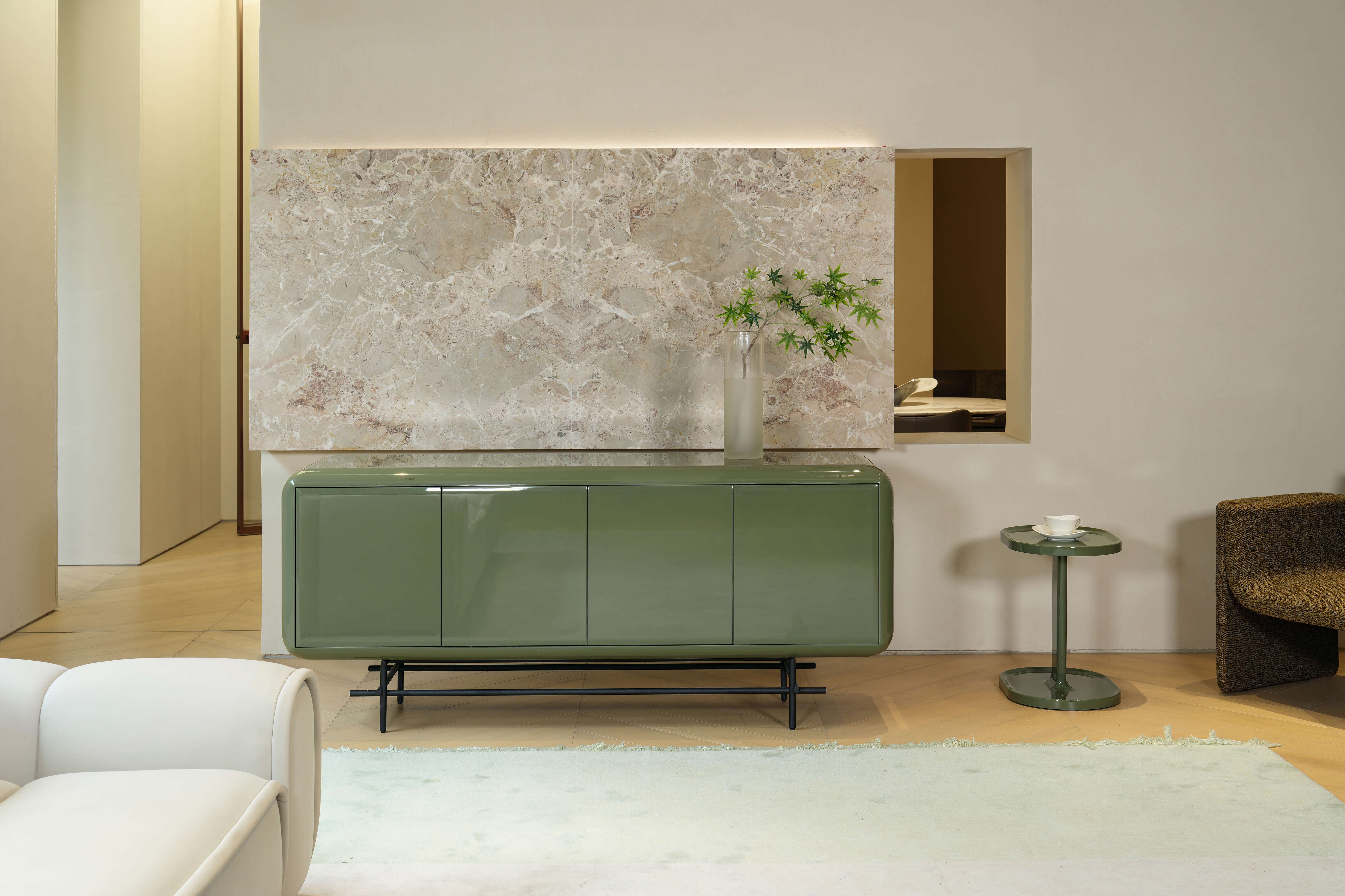 Beldon Buffet in Gloss PU